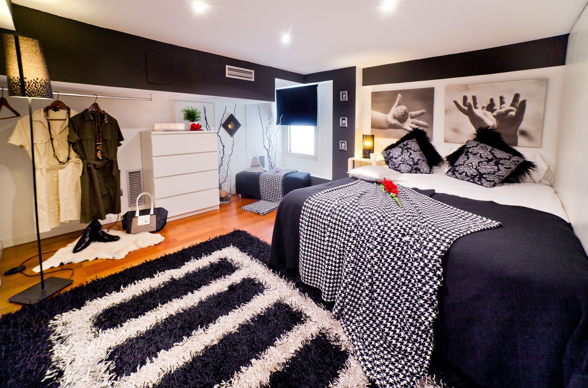 Victoria Center 3 *